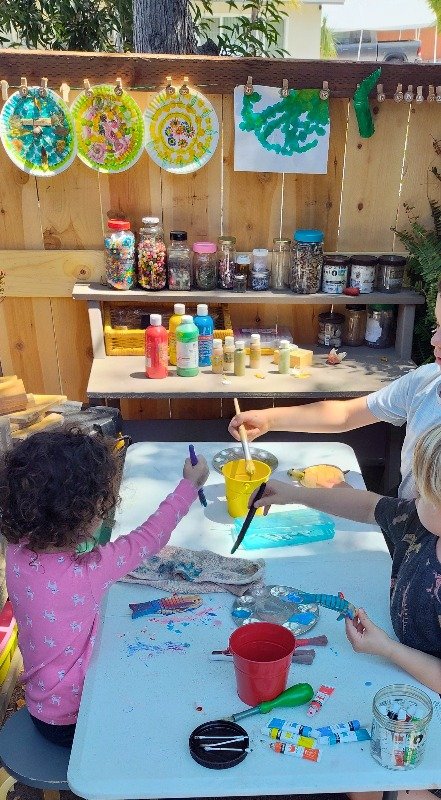 Outdoor Art Station